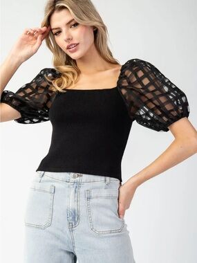 eesome Black Square-Neck Puff-Sleeve Crop Top
